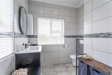 False - Apartment For Sale in Strand South, Strand, Western Cape - M126328