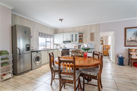 False - Apartment For Sale in Strand South, Strand, Western Cape - M126328