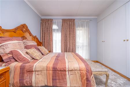 False - House For Sale in Jordaan Park, Heidelberg, Gauteng - M126322