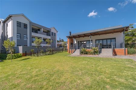 False - Apartment For Sale in Pinehaven, Krugersdorp, Gauteng - M126329