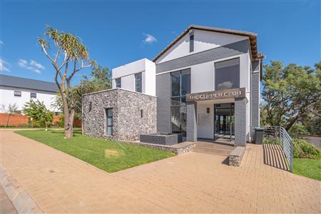False - Apartment For Sale in Pinehaven, Krugersdorp, Gauteng - M126329