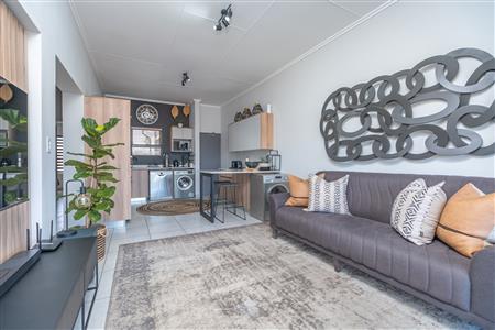 False - Apartment For Sale in Pinehaven, Krugersdorp, Gauteng - M126329