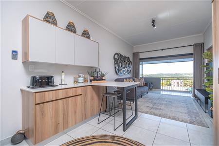 False - Apartment For Sale in Pinehaven, Krugersdorp, Gauteng - M126329