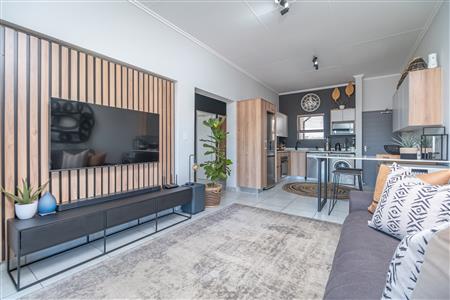 False - Apartment For Sale in Pinehaven, Krugersdorp, Gauteng - M126329