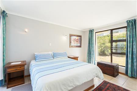 House For Sale in Bettys Bay, Western Cape - M126336