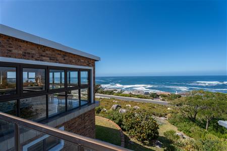House For Sale in Bettys Bay, Western Cape - M126336