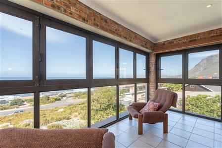 House For Sale in Bettys Bay, Western Cape - M126336