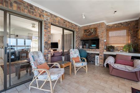 House For Sale in Bettys Bay, Western Cape - M126336