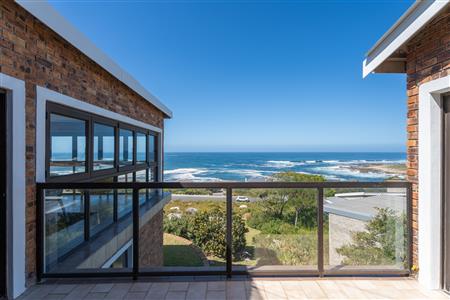 House For Sale in Bettys Bay, Western Cape - M126336