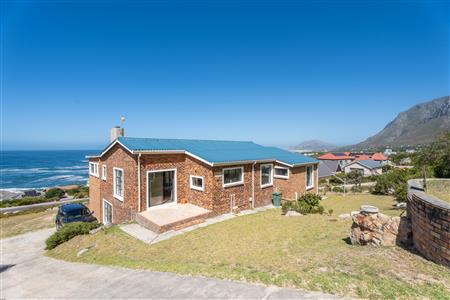 House For Sale in Bettys Bay, Western Cape - M126336