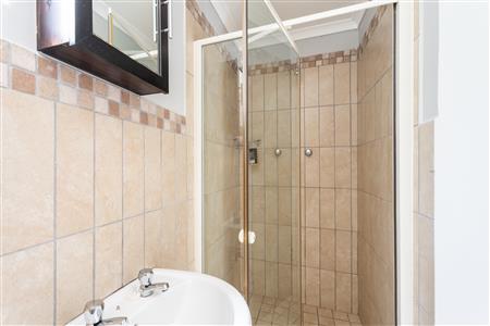 House For Sale in Bettys Bay, Western Cape - M126336