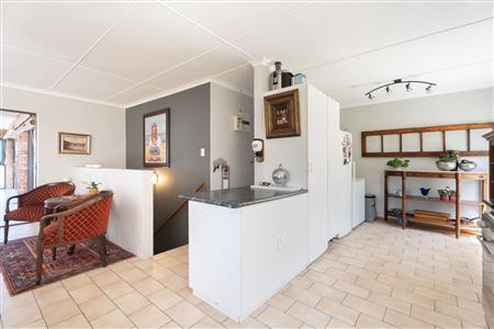 House For Sale in Bettys Bay, Western Cape - M126336