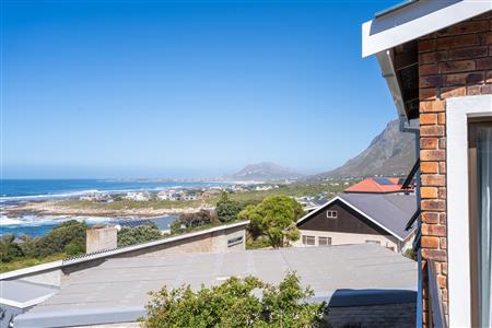 House For Sale in Bettys Bay, Western Cape - M126336