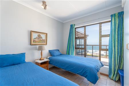 House For Sale in Bettys Bay, Western Cape - M126336
