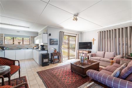 House For Sale in Bettys Bay, Western Cape - M126336
