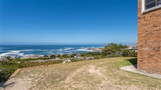 House For Sale in Bettys Bay, Western Cape - M126336