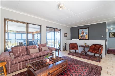 House For Sale in Bettys Bay, Western Cape - M126336