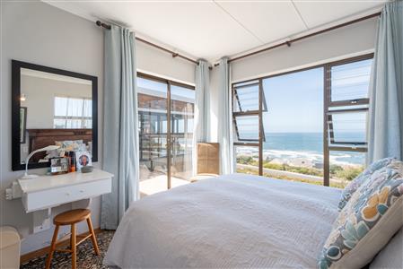 House For Sale in Bettys Bay, Western Cape - M126336