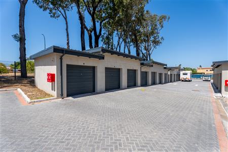 False - Apartment For Sale in Audas Estate, Somerset West, Western Cape - M126348