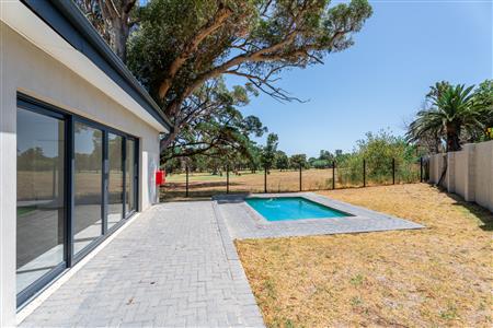 False - Apartment For Sale in Audas Estate, Somerset West, Western Cape - M126348