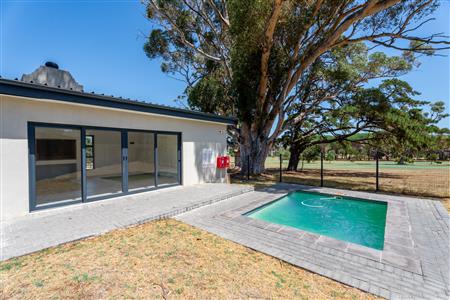 False - Apartment For Sale in Audas Estate, Somerset West, Western Cape - M126348