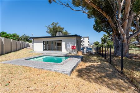 False - Apartment For Sale in Audas Estate, Somerset West, Western Cape - M126348