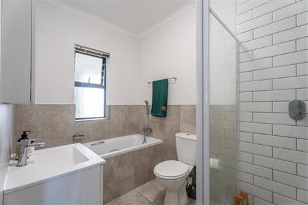 False - Apartment For Sale in Audas Estate, Somerset West, Western Cape - M126348