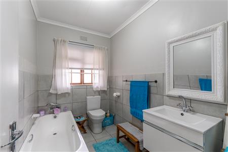 False - Townhouse For Sale in Robertson, Western Cape - M126370