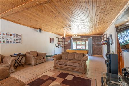 False - House For Sale in Porterville, Western Cape - M126378