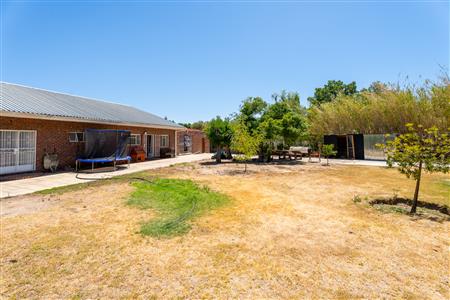 False - House For Sale in Porterville, Western Cape - M126378