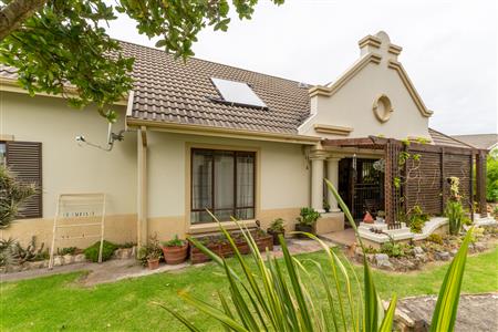 False - House For Sale in Blue Mountain Village, George, Western Cape - M126389