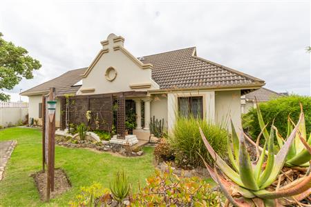 False - House For Sale in Blue Mountain Village, George, Western Cape - M126389