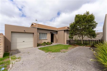 False - Townhouse For Sale in Mooikloof Country Estate, George, Western Cape - M126381