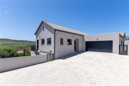 False - House For Sale in Reebok, Groot Brakrivier, Western Cape - M126391