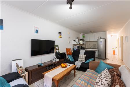 False - Apartment For Sale in Maitland, Cape Town, Western Cape - M126438