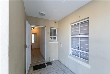 False - Apartment For Sale in Maitland, Cape Town, Western Cape - M126438