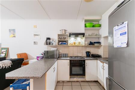 False - Apartment For Sale in Maitland, Cape Town, Western Cape - M126438