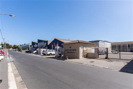 False - Apartment For Sale in Maitland, Cape Town, Western Cape - M126438