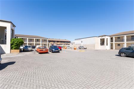 False - Apartment For Sale in Maitland, Cape Town, Western Cape - M126438
