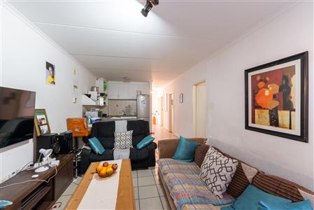 False - Apartment For Sale in Maitland, Cape Town, Western Cape - M126438