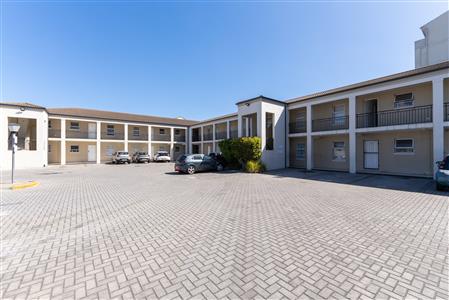 False - Apartment For Sale in Maitland, Cape Town, Western Cape - M126438