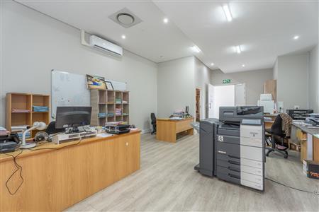 False - Office For Sale in Paardevlei, Somerset West, Western Cape - M126434