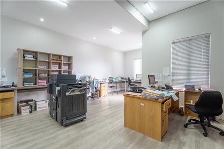 False - Office For Sale in Paardevlei, Somerset West, Western Cape - M126434
