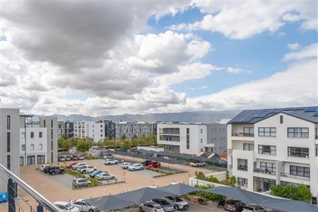 False - Office For Sale in Paardevlei, Somerset West, Western Cape - M126434