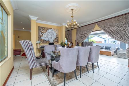 False - House For Sale in Olivedale, Randburg, Gauteng - M126432