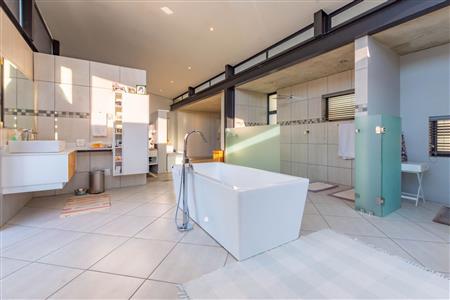 False - Farm For Sale in Chartwell, Randburg, Gauteng - M126439