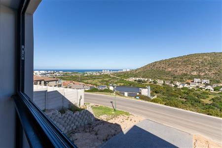 False - House For Sale in Island View, Mossel Bay, Western Cape - M126465