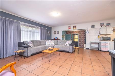 False - House For Sale in Heidelberg Central, Heidelberg, Gauteng - M126454