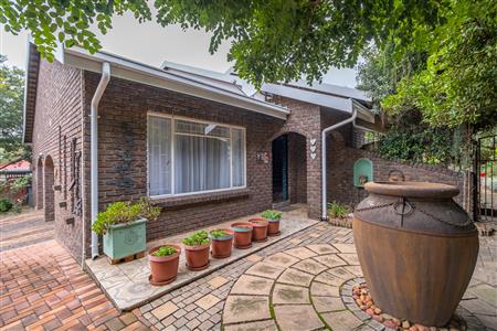 False - House For Sale in Heidelberg Central, Heidelberg, Gauteng - M126454