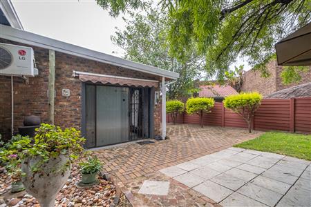 False - House For Sale in Heidelberg Central, Heidelberg, Gauteng - M126454